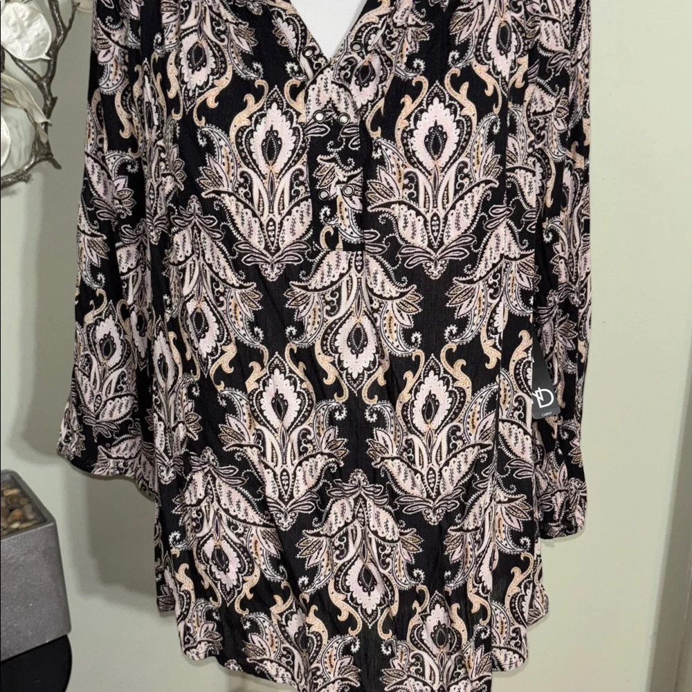 New Directions Black and Cream Patterned Blouse